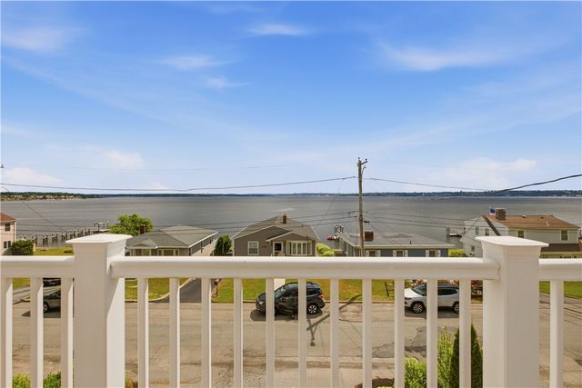 11 King Philip Avenue, Bristol, RI 02809