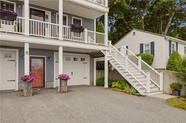 11 King Philip Avenue, Bristol, RI 02809