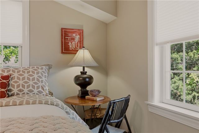 11 King Philip Avenue, Bristol, RI 02809