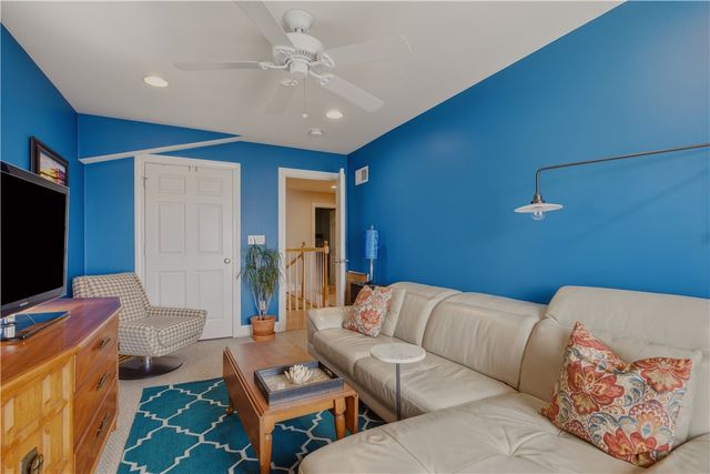 11 King Philip Avenue, Bristol, RI 02809