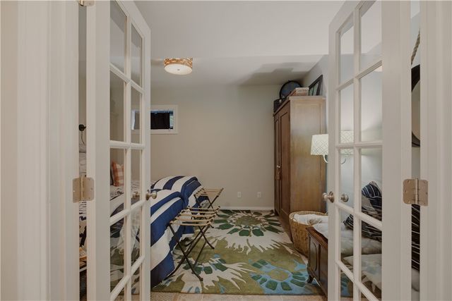 11 King Philip Avenue, Bristol, RI 02809
