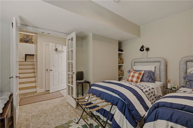 11 King Philip Avenue, Bristol, RI 02809
