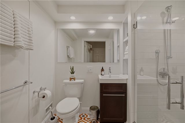 11 King Philip Avenue, Bristol, RI 02809