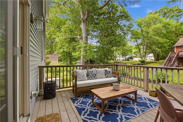 11 King Philip Avenue, Bristol, RI 02809