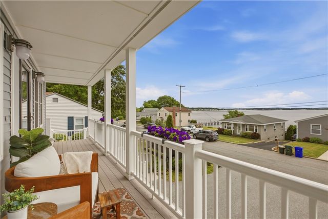 11 King Philip Avenue, Bristol, RI 02809