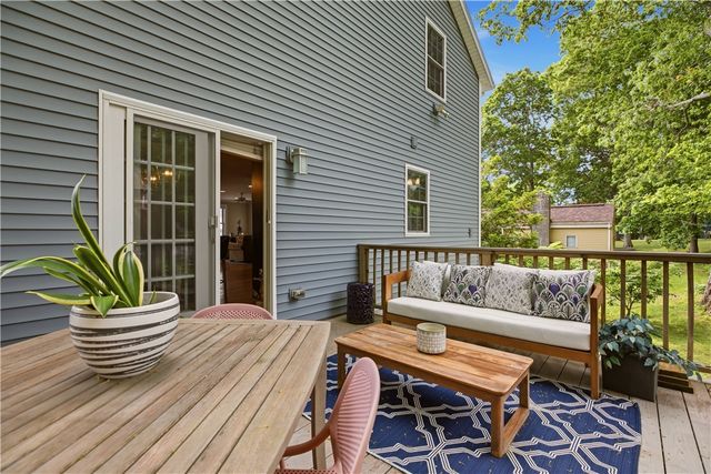 11 King Philip Avenue, Bristol, RI 02809