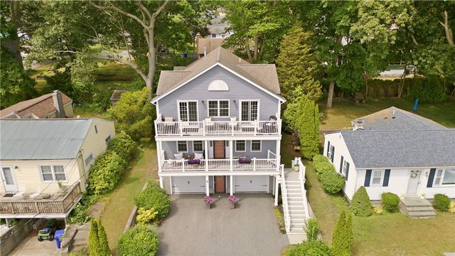 11 King Philip Avenue, Bristol, RI 02809