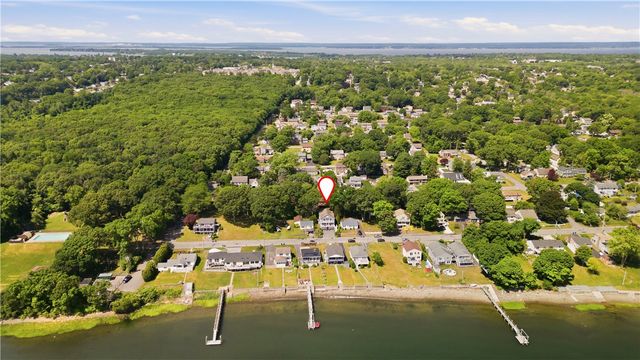 11 King Philip Avenue, Bristol, RI 02809