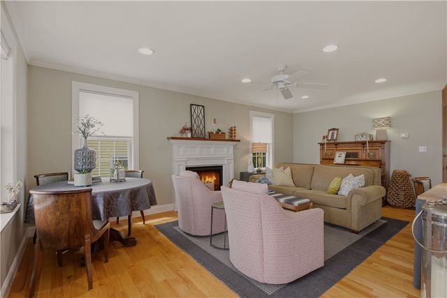 11 King Philip Avenue, Bristol, RI 02809