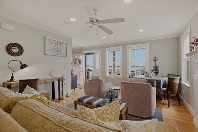 11 King Philip Avenue, Bristol, RI 02809