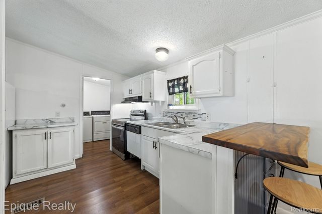 3831 Beech Street, Fort Gratiot Charter Township, MI 48059