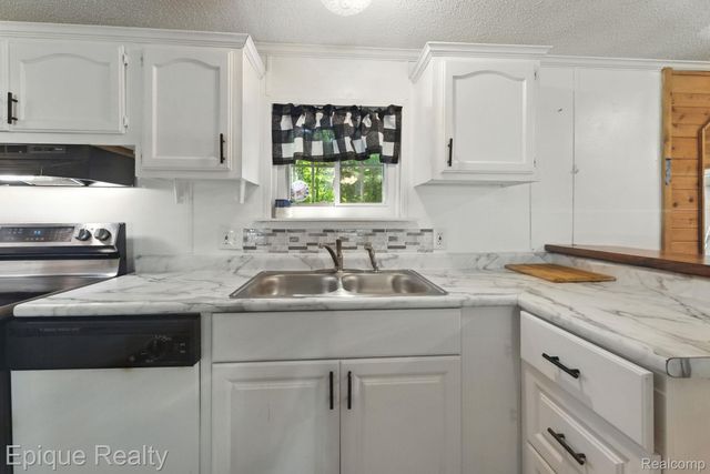 3831 Beech Street, Fort Gratiot Charter Township, MI 48059