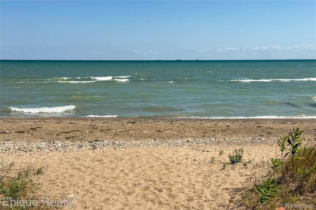 3831 Beech Street, Fort Gratiot Charter Township, MI 48059