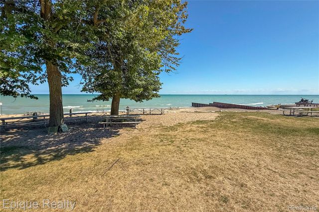 3831 Beech Street, Fort Gratiot Charter Township, MI 48059