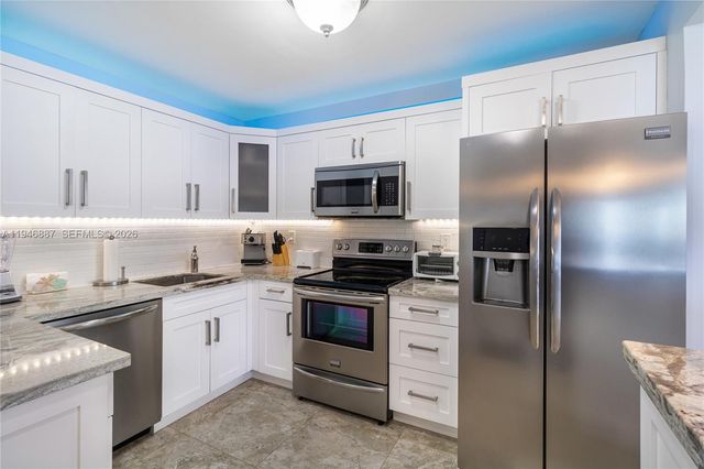 6061 Collins Ave 6F, Miami Beach, FL 33140