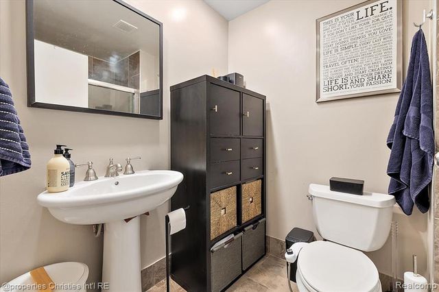 6533 E Jefferson Avenue 307, Detroit, MI 48207