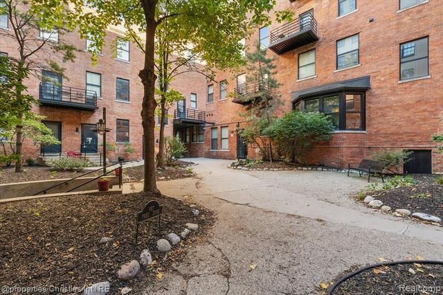 6533 E Jefferson Avenue 307, Detroit, MI 48207