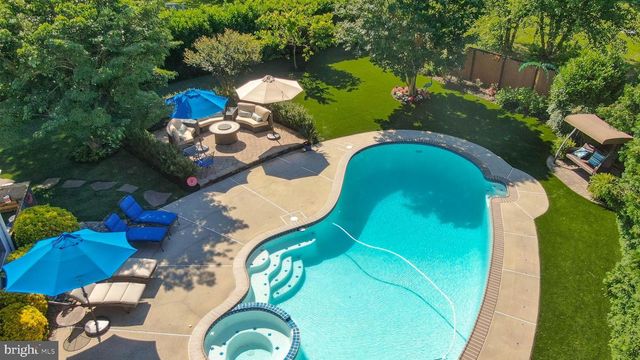 1 BALMORAL DR, Chadds Ford, PA 19317