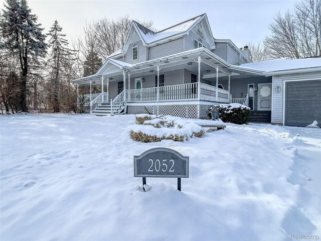 2052 S Dye Road, Flint, MI 48532