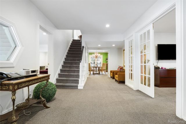 2052 S Dye Road, Flint, MI 48532