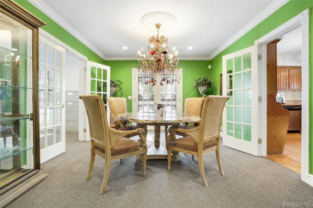 2052 S Dye Road, Flint, MI 48532