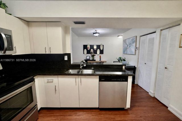 9731 Fontainebleau Blvd F306, Miami, FL 33172