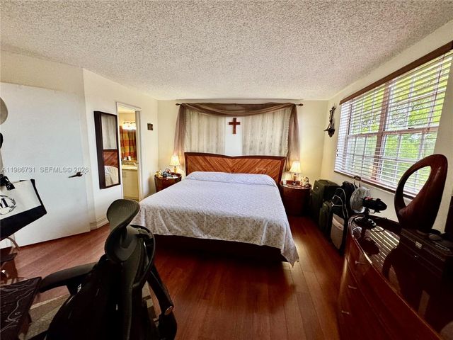 9731 Fontainebleau Blvd F306, Miami, FL 33172