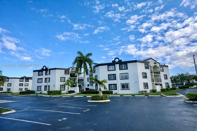 9731 Fontainebleau Blvd F306, Miami, FL 33172