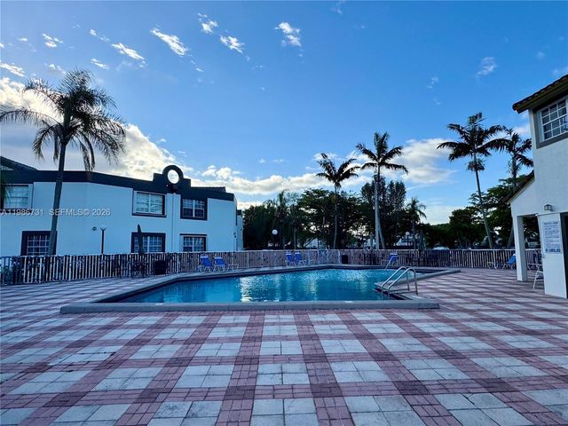 9731 Fontainebleau Blvd F306, Miami, FL 33172