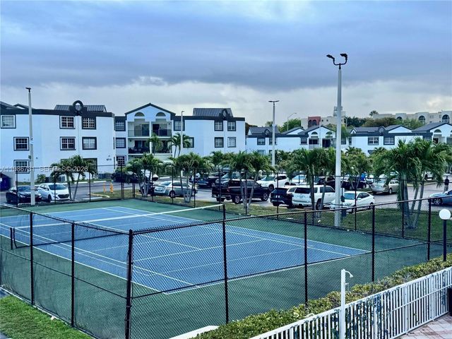 9731 Fontainebleau Blvd F306, Miami, FL 33172