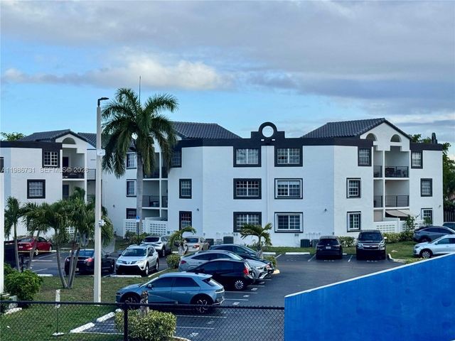 9731 Fontainebleau Blvd F306, Miami, FL 33172