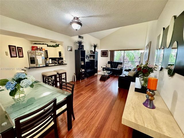 9731 Fontainebleau Blvd F306, Miami, FL 33172