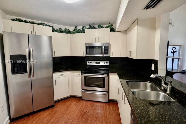 9731 Fontainebleau Blvd F306, Miami, FL 33172