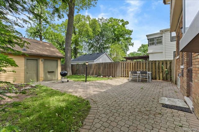 43 Wellesley Drive, Pleasant Ridge, MI 48069