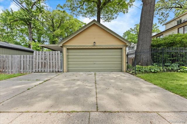 43 Wellesley Drive, Pleasant Ridge, MI 48069