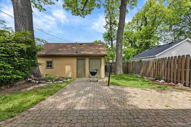 43 Wellesley Drive, Pleasant Ridge, MI 48069