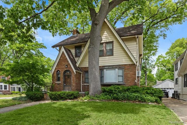 43 Wellesley Drive, Pleasant Ridge, MI 48069