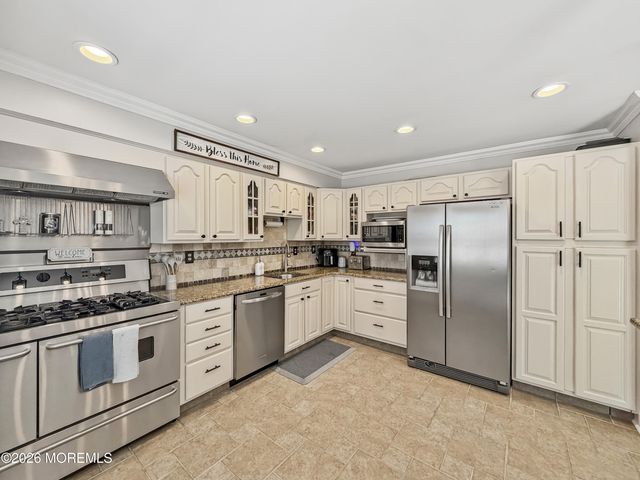 58 Carriage Lane, Englishtown, NJ 07726