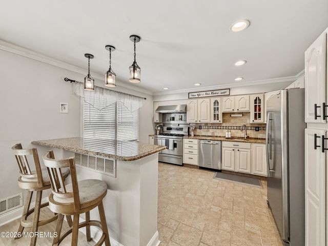 58 Carriage Lane, Englishtown, NJ 07726