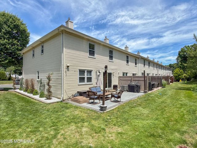 58 Carriage Lane, Englishtown, NJ 07726