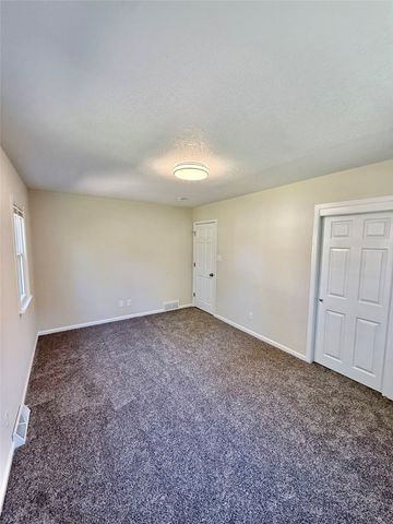 1820 E 25th Street, Des Moines, IA 50317