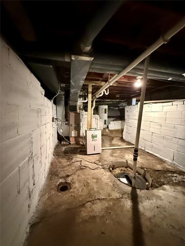 1820 E 25th Street, Des Moines, IA 50317