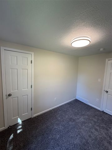 1820 E 25th Street, Des Moines, IA 50317