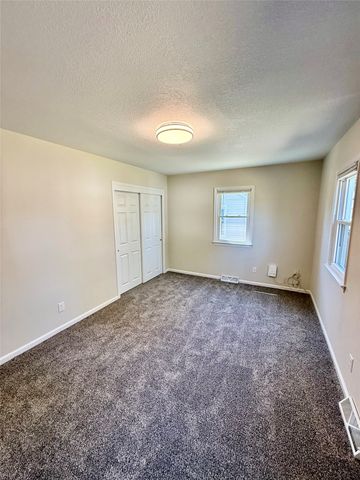 1820 E 25th Street, Des Moines, IA 50317