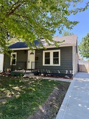1820 E 25th Street, Des Moines, IA 50317
