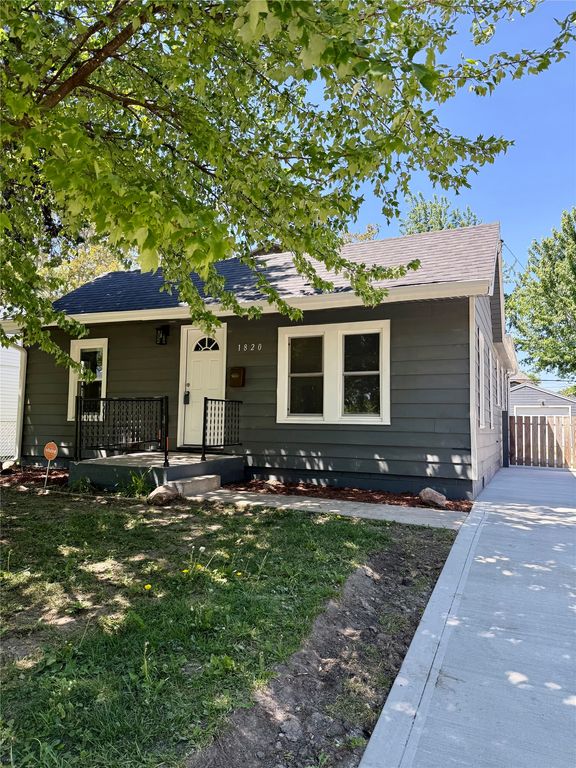 1820 E 25th Street, Des Moines, IA 50317