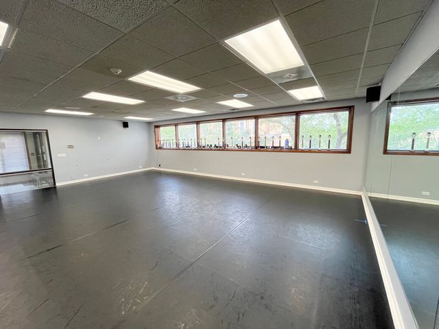 809 RIDGE Road 200, Wilmette, IL 60091