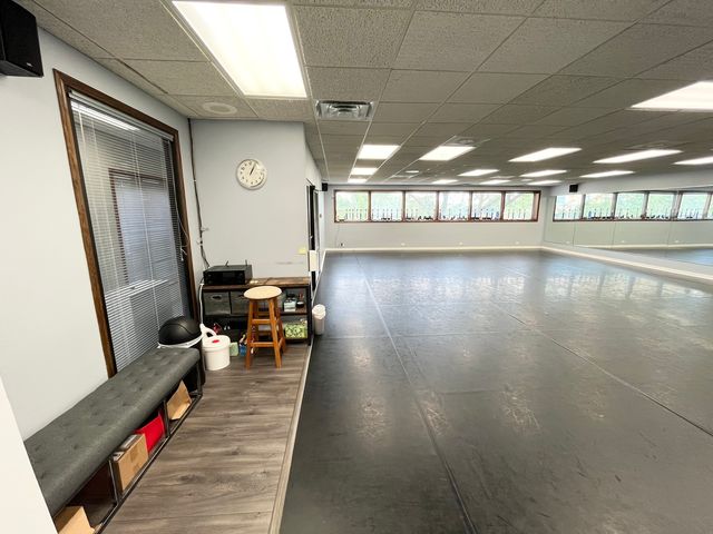 809 RIDGE Road 200, Wilmette, IL 60091
