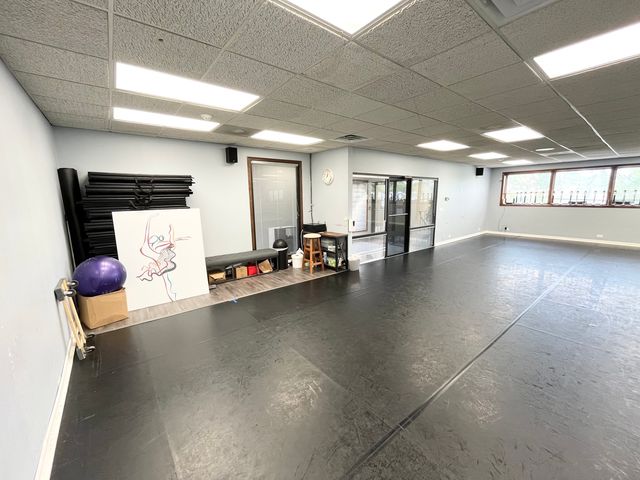 809 RIDGE Road 200, Wilmette, IL 60091