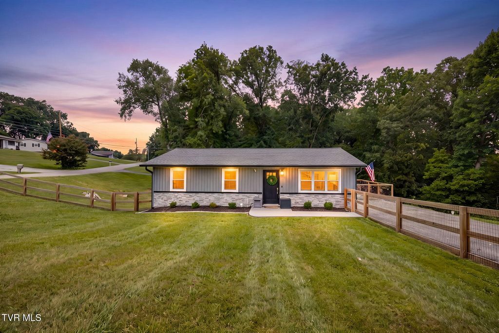 120 Russell Drive, Gray, TN 37615